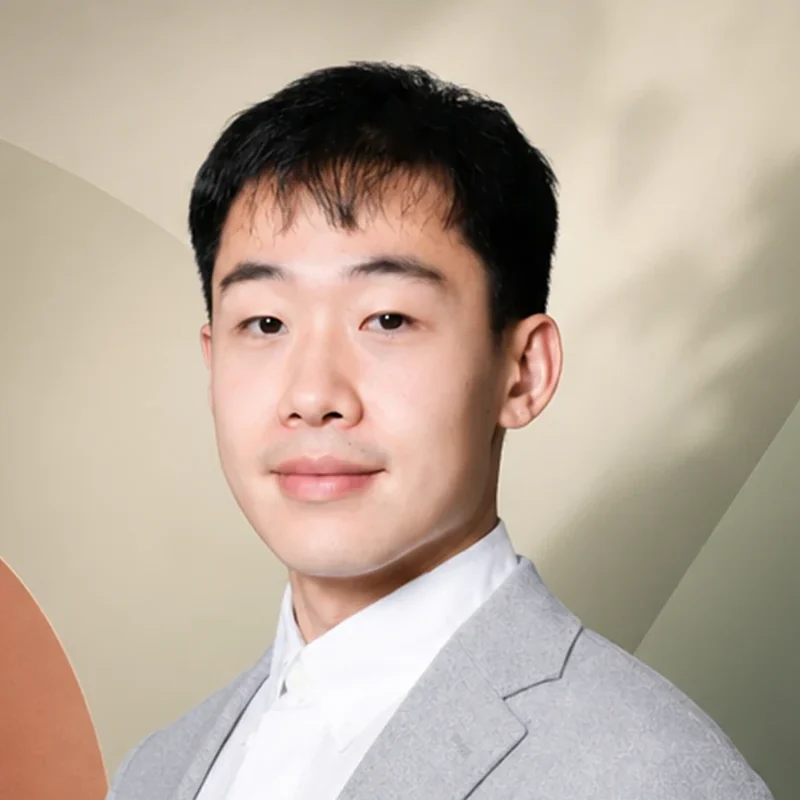 Standardized portrait of Owen Lu